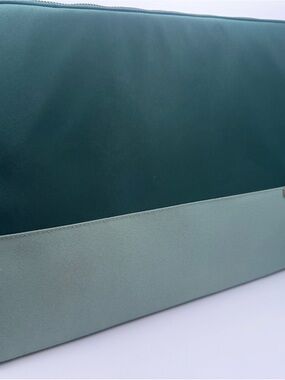 STM Grace 15” Laptop Sleeve – Green | Padded Protective Case | NWT